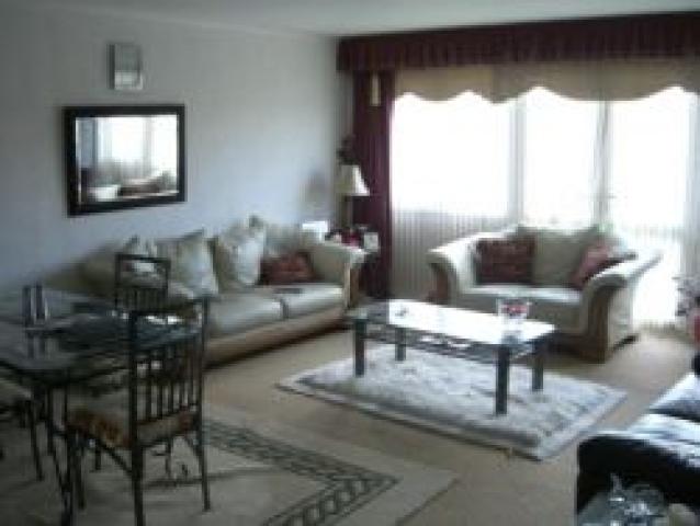 			VIEWINGS HIGHLY RECOMMENDED!, 3 Bedroom, 1 bath, 1 reception Flat			 Salisbury ave, FINCHLEY CENTRAL N3